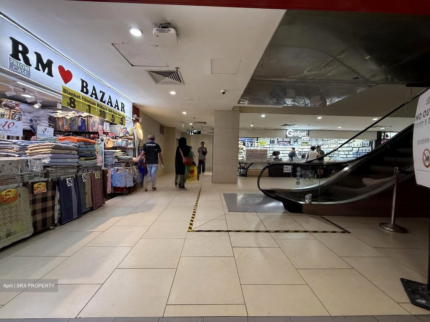 Lucky Plaza (D9), Shop House #451549501